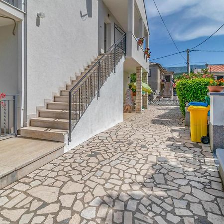 Nice Apartment In Jadranovo With Wifi Экстерьер фото